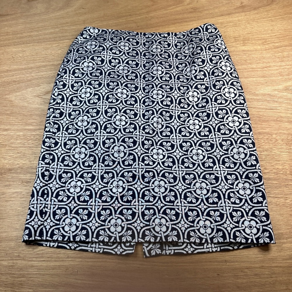 Talbots Size 8 Black White Floral Scroll Pencil Skirt Lined Career Classic